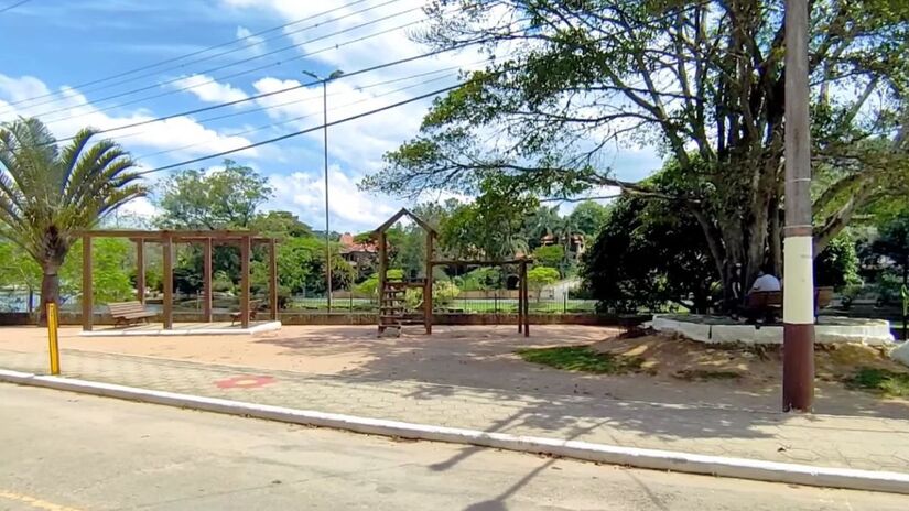 A cidade consolidou sua história como polo de colônias de férias, sendo um destino acolhedor e acessível