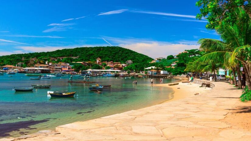 Passeios de barco, mergulho, trilhas e esportes náuticos fazem parte do roteiro. Valores de passeios marítimos costumam partir de R$ 120 por pessoa/Istock


