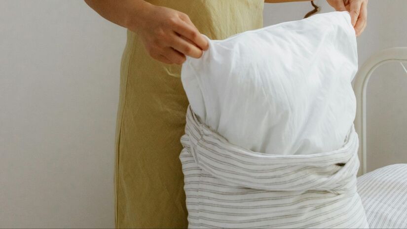 Pessoas com alergias respiratórias ou de pele: a troca frequente ajuda a reduzir ácaros e alérgenos/ Pexels