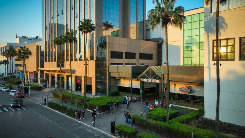 Porto Alegre (Sul)
Representando a região Sul, Porto Alegre foi a capital escolhida para receber a casa de vidro do BBB 26. O espaço será montado no Praia de Belas Shopping, localizado no bairro Praia de Belas, área central e de grande fluxo na cidade/Divulgação