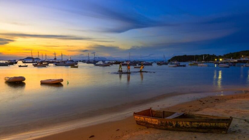 De Geribá, favorita dos surfistas, a João Fernandes, ideal para famílias, Búzios oferece mais de 20 praias com fácil acesso e estrutura turística diversificada/Divulgação

