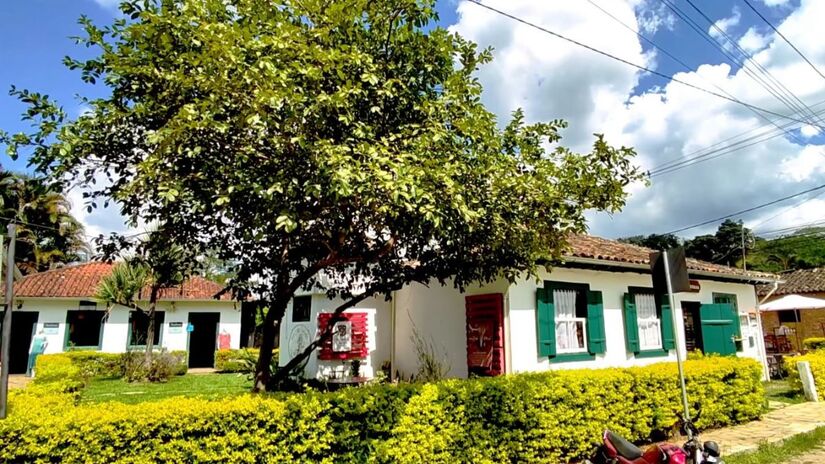 Caminhar pela cidade remete ao passado, unindo história, arte e tradição