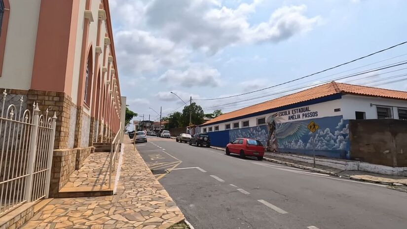 O turismo tem grande importância devido à localização na Estrada Real e à proximidade de Tiradentes e São João del-Rei