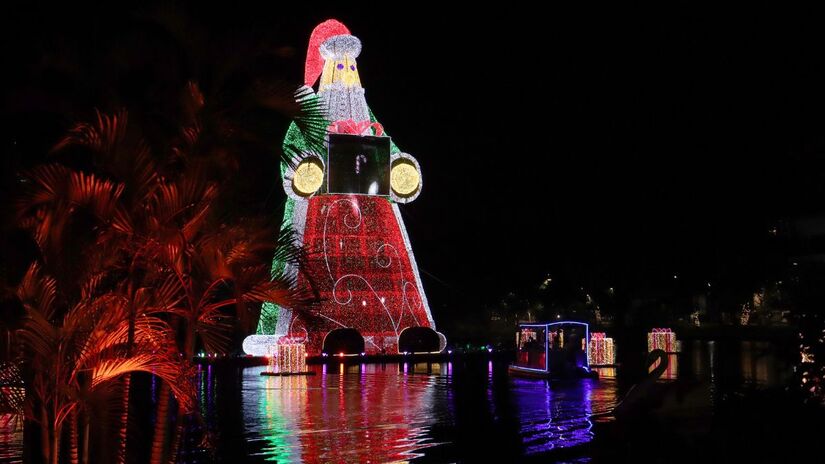 A cidade superou o recorde anterior que pertencia a &Aacute;gueda em Portugal que tinha um Papai Noel de 21 metros