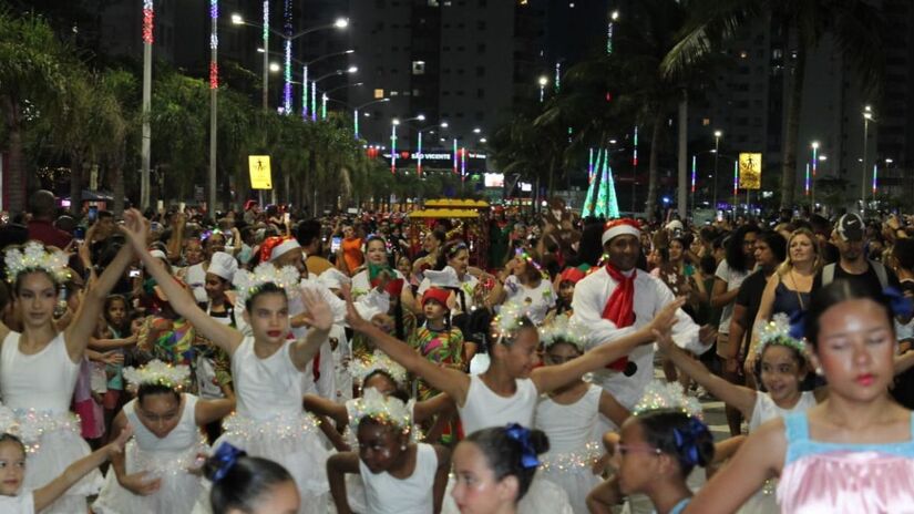 Prefeito Kayo Amado celebra a revitalização da orla e destaca que a Cidade "está cheia de vida"/Divulgação