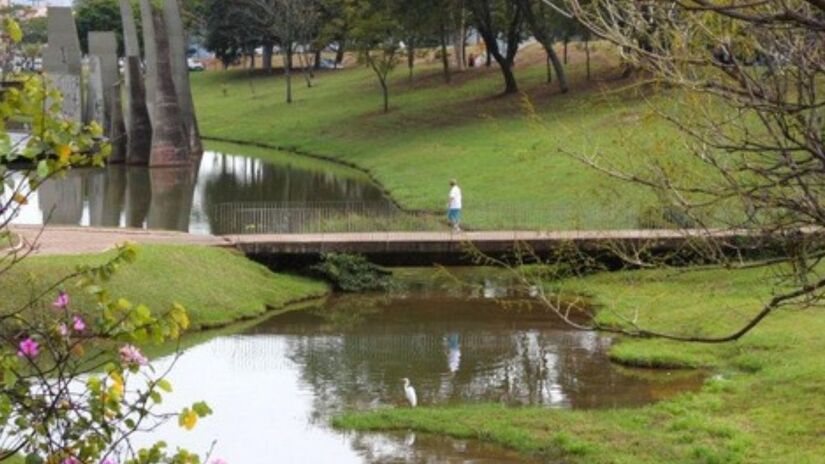 Zoológico e Jardim Botânico oferecem lazer educativo e contato direto com a biodiversidade local /Divulgação