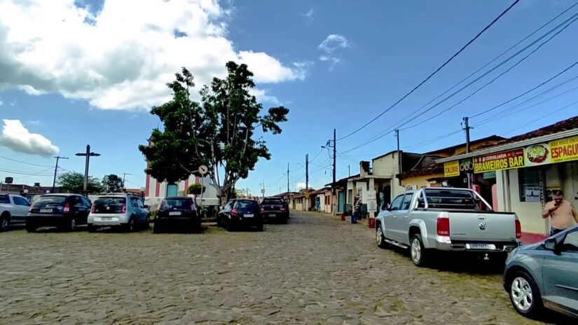Atividades como trilhas, cachoeiras e passeios de quadriciclo atraem visitantes
