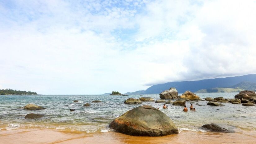 
Ideal para relaxar, praticar esportes e admirar um dos pores do sol mais bonitos da ilha/Monique Renne
