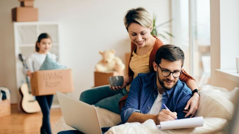 A manutenção do imóvel é um dever: a unidade deve ser entregue em boas condições de uso. Realizar uma vistoria detalhada na chegada é um passo essencial para documentar o estado do local e evitar problemas no momento da devolução / Freepik