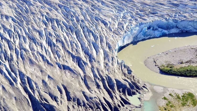 O derretimento do gelo afeta turismo, economia local e o abastecimento de água potável. /Getty