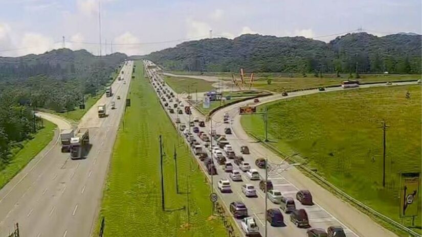 Os motoristas que estão indo para as cidades do Litoral de São Paulo estão enfrentando lentidão em pontos da Imigrantes (Ecovias/Reprodução)