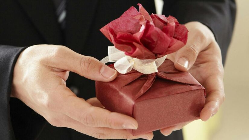 Optar por não participar de amigo secreto é uma escolha pessoal que deve ser respeitada/Pexels