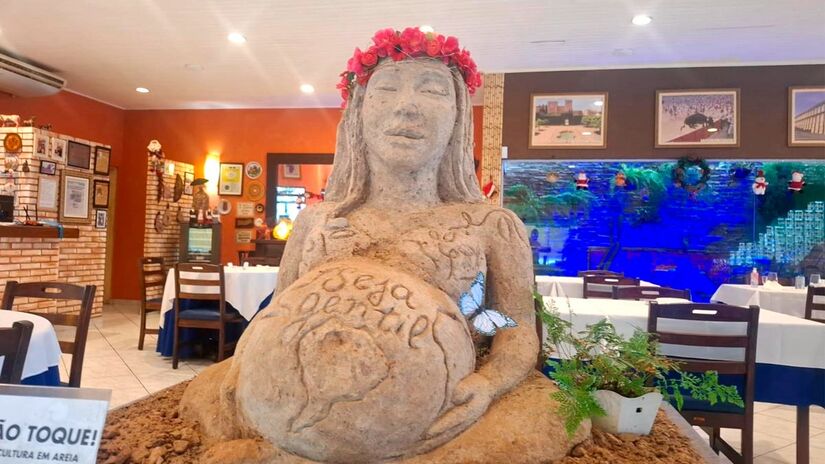 As esculturas devem ficar até o ano de 2026 no estabelecimento comercial (Nair Bueno/DL)