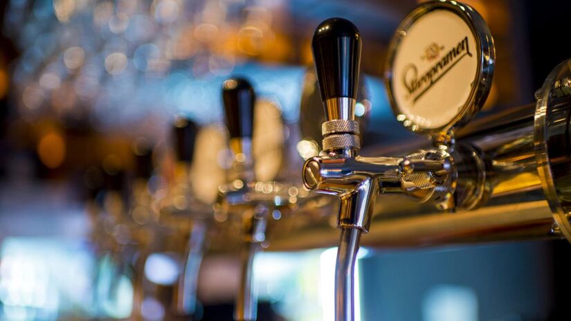 Estudos indicam que eliminar o álcool da rotina ajuda na consolidação da memória e melhora a qualidade do sono, fatores vitais para a saúde do cérebro/Pexels