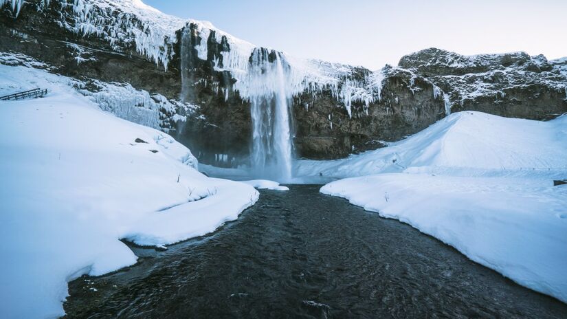 A Groenl&acirc;ndia n&atilde;o est&aacute; parada: placas tect&ocirc;nicas, heran&ccedil;a da era glacial e o aquecimento global est&atilde;o redesenhando a maior ilha do planeta em tempo real/Freepik
