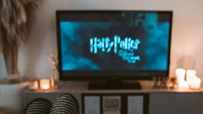 Com a saída desses canais as operadoras de TV por assinatura enfrentam o desafio de reorganizar suas grades de programação e tentar manter a relevância diante da migração massiva para o digital/Pexels