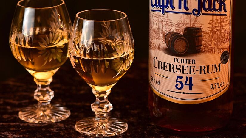 O consumo excessivo de álcool e o tabagismo estão associados ao aumento de casos da doença / Pixabay