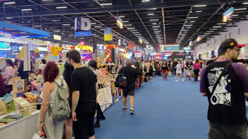 Na edição de 2025, que aconteceu entre os dias 3 e 7 de dezembro, o evento contou com mais de 450 quadrinistas e alguns escritores (Gabriel Fernandes/DL)