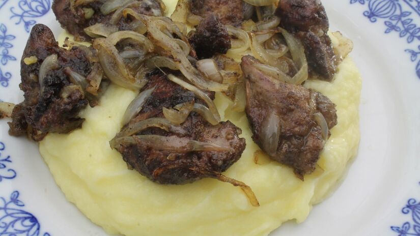 Rico em energia, o purê de banana-da-terra é uma alternativa nutritiva para diversas refeições / Pixabay