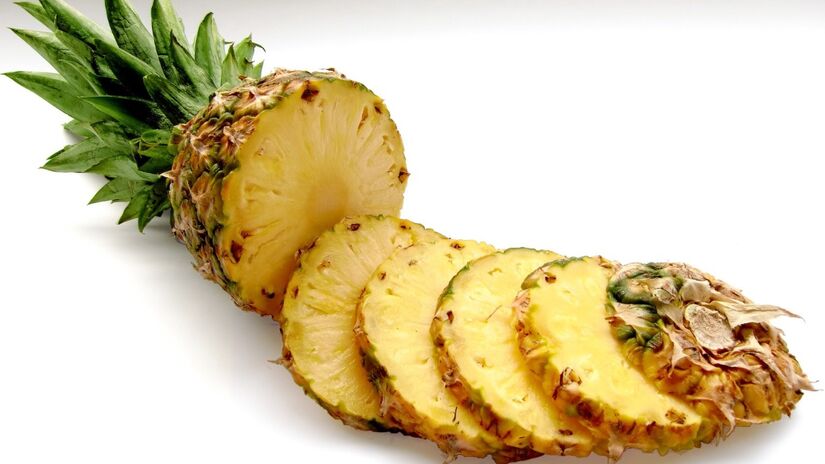 O abacaxi também se destaca como aliado da digestão por ser fonte natural de bromelina. A enzima ajuda na digestão de alimentos mais pesados e contribui para reduzir gases. A recomendação é consumir a fruta após churrascos, carnes ou pratos gordurosos / Pixabay