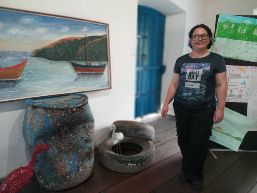 Diversas peças de decoração, pneus e objetos retirados dos rios estão no Museu Conceição de Itanhaém/Nayara Martins - DL