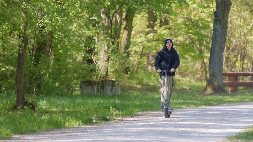 Patinetes incentivam h&aacute;bitos mais ativos, integrando movimento ao dia a dia das cidades / Pixabay