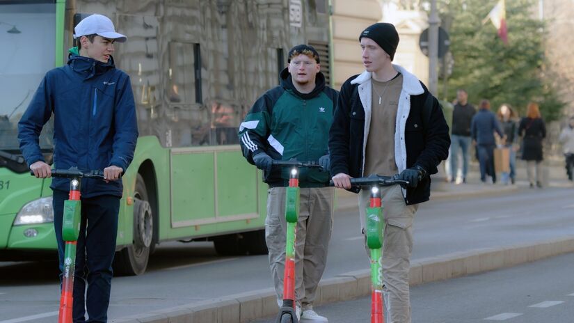 Apesar dos benef&iacute;cios, o uso respons&aacute;vel dos patinetes &eacute; essencial para evitar acidentes e conflitos no tr&acirc;nsito / Pixabay