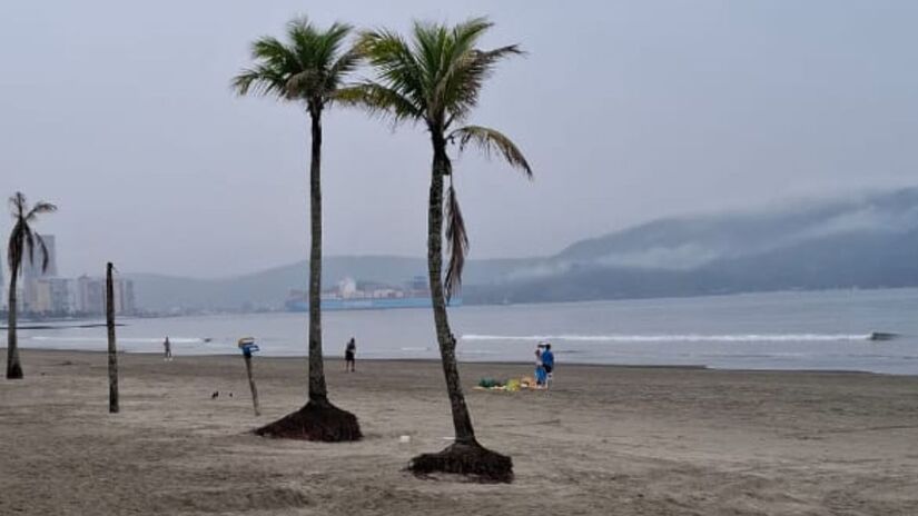 Nesta terça-feira, 9, a chuva deve continuar acontecendo no litoral de São Paulo (Alexandre Bueno/DL)