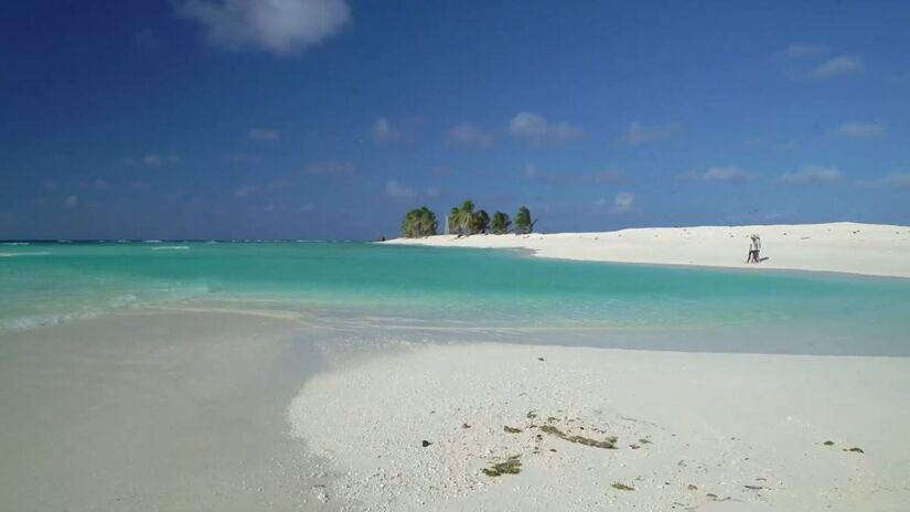 Guardi&atilde;o do oceano brasileiro: o Atol das Rocas segue intocado gra&ccedil;as &agrave; dedica&ccedil;&atilde;o de Zelinha, que h&aacute; mais de 30 anos protege esse santu&aacute;rio natural /Reprodu&ccedil;&atilde;o (YouTube)