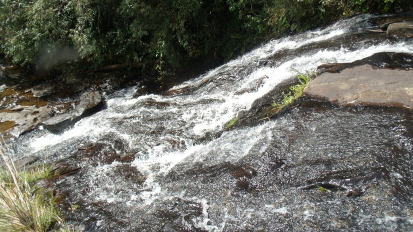 Trilhas, cachoeiras e vilas pequenas formam o cenário ideal para dias de introspecção / Divulgação/PMR