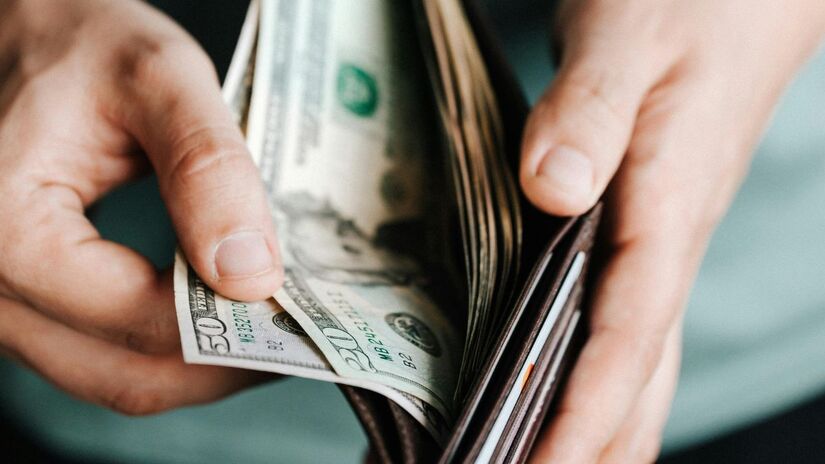 A matemática da sorte revela que jogar 15 números em um único cartão equivale a milhares de apostas simples, encurtando o caminho entre você e o prêmio histórico da Mega da Virada/Pexels