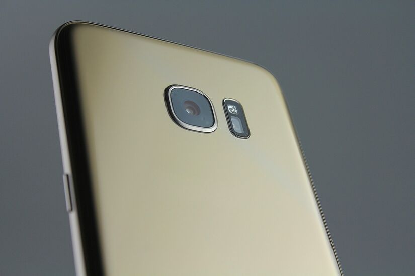 Pequenos cuidados com o celular ajudam a reduzir riscos de invas&atilde;o e espionagem digital