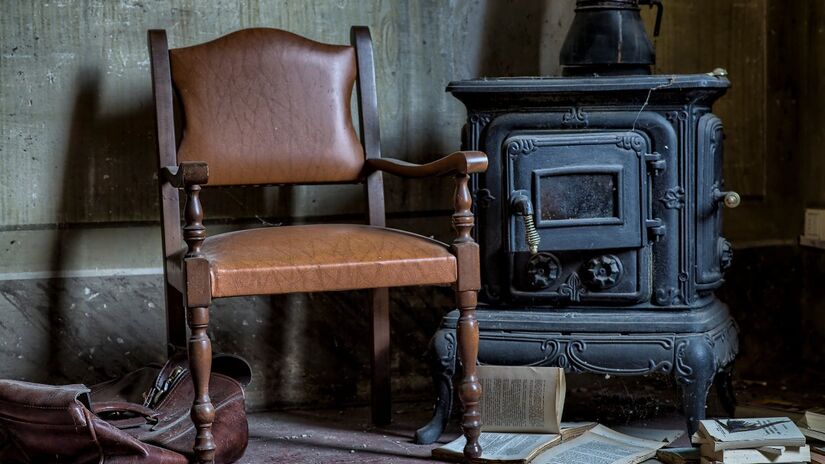 O crescimento urbano levou à criação de mercados organizados para reutilizar roupas e bens domésticos / Pixabay