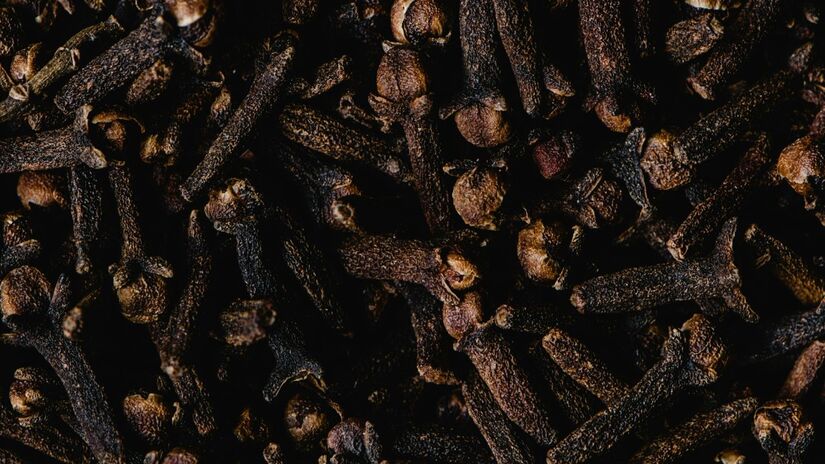 Originário das ilhas Molucas, o cravo foi um dos principais motores do comércio de especiarias / Pexels