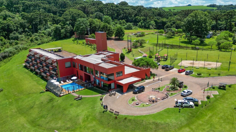 O complexo conta ainda com hotel estruturado / Divulgação/Parque das Quedas