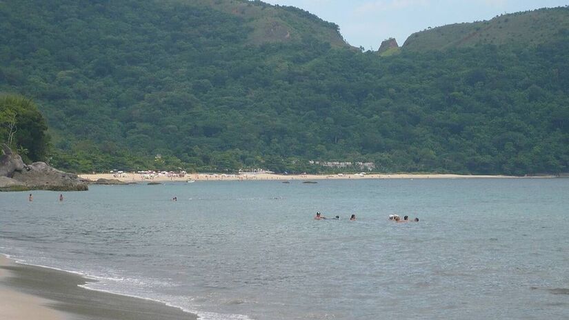 Toque-Toque Pequeno é considerada uma das praias mais sustentáveis e charmosas de São Paulo/Victor Lopes/Wikimedia Commons