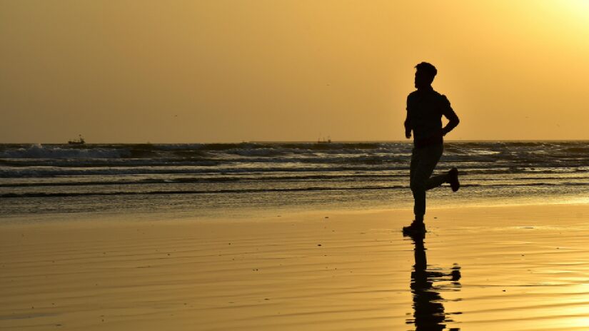 Manter uma rotina constante de exercícios na meia-idade é mais eficaz para prevenir a hipertensão do que picos de atividade na juventude  pixabay