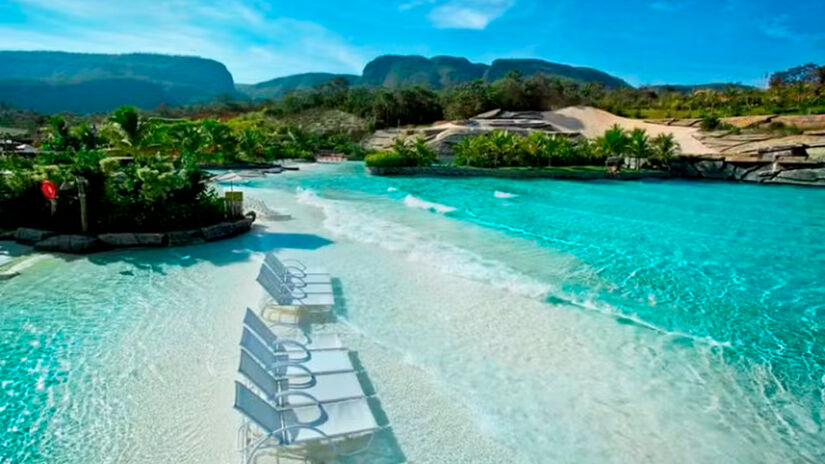 Resorts e parques aquáticos completam o cenário para quem deseja passar a virada relaxando / Divulgação/Hot Park