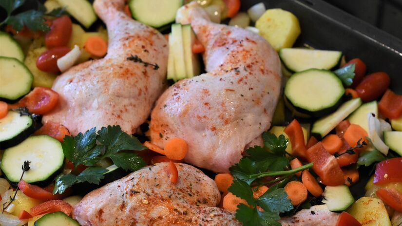 Modelos antiaderentes facilitam a limpeza e evitam que alimentos grudem durante o preparo / Pixabay