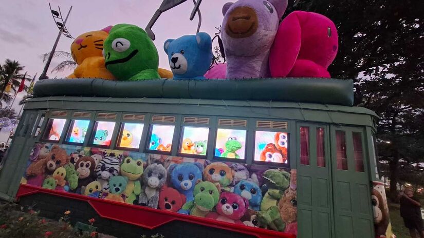 Projeções em LED também serão exibidas nas janelas do veículo ao longo da programação / Nair Bueno/DL