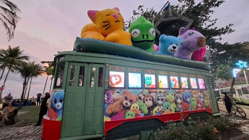 O tradicional bonde do Gonzaga ganhou nova função e agora aparece como uma grande máquina de bichos / Nair Bueno/DL