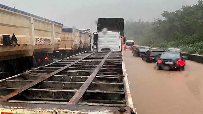 As autoridades recomendam que motoristas redobrem os cuidados / Reprodução/Instagram