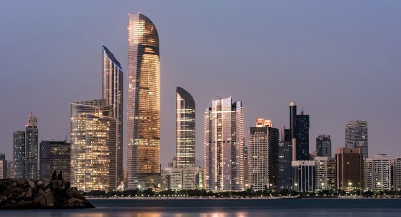 Nos Emirados Árabes Unidos, Abu Dhabi vive um ano decisivo para seu ambicioso distrito cultural de Saadiyat / Freepik