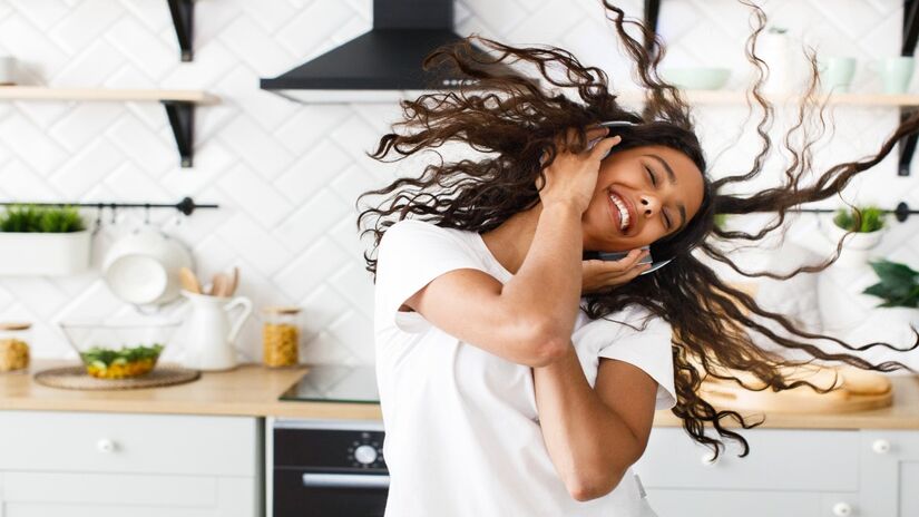 Biotina, zinco e circula&ccedil;&atilde;o ativa s&atilde;o pilares para fios mais longos, fortes e densos