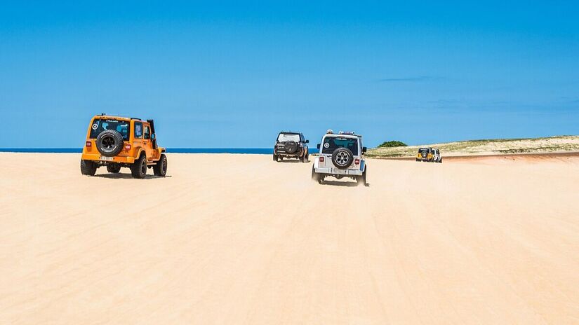 O passeio de buggy é a forma mais popular de conhecer a região / Foto: Reprodução/Wikipédia