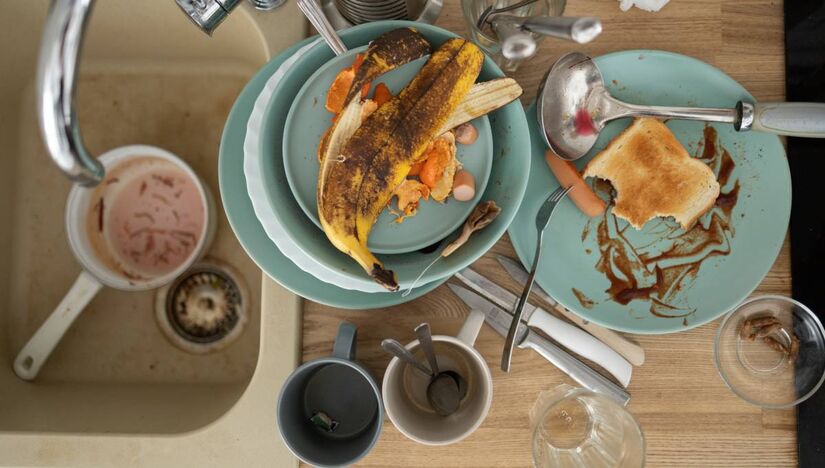 Na Su&eacute;cia, descartar &oacute;leo no ralo virou at&eacute; quest&atilde;o de lei por causa dos impactos no esgoto e nos rios