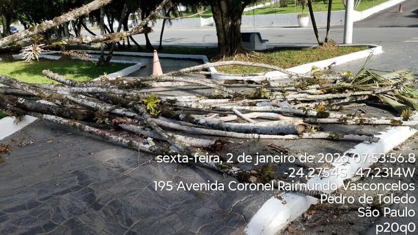 Dia 02 - Obstrução da via / Defesa Civil
