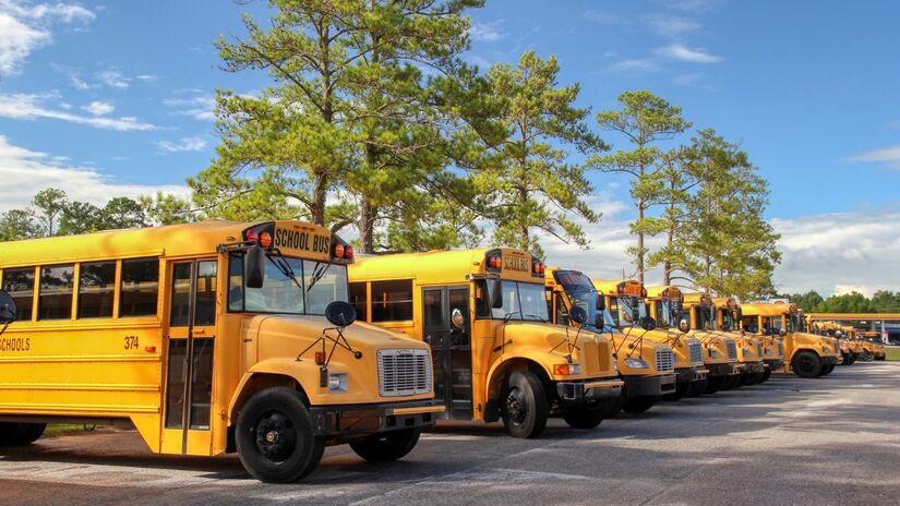 Ônibus a hidrogênio têm autonomia elevada e abastecimento rápido em comparação aos elétricos / Pixabay