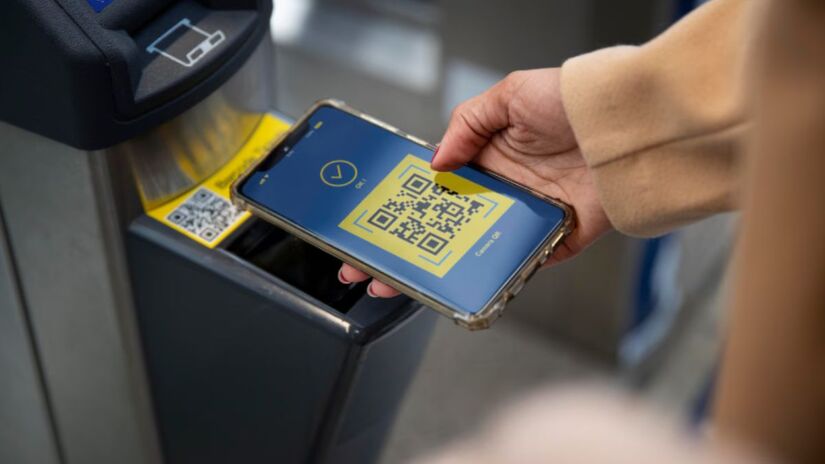 Ao perceber que caiu em um golpe, a orienta&ccedil;&atilde;o &eacute; agir rapidamente: contatar o banco, registrar boletim de ocorr&ecirc;ncia e preservar todas as provas. Freepik