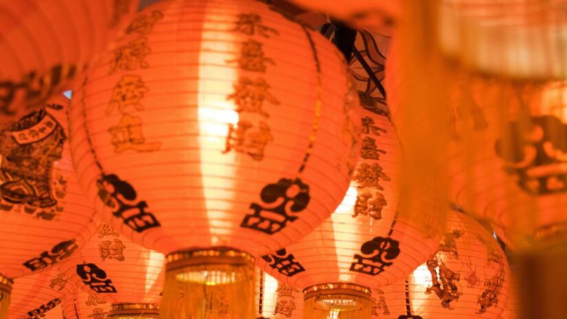 O Ano Novo Chinês  também chamado de Festival da Primavera  simboliza renovação, mudança e o início de um novo ciclo de vida, trabalho e esperança. Unsplash/Red Morley Hewitt